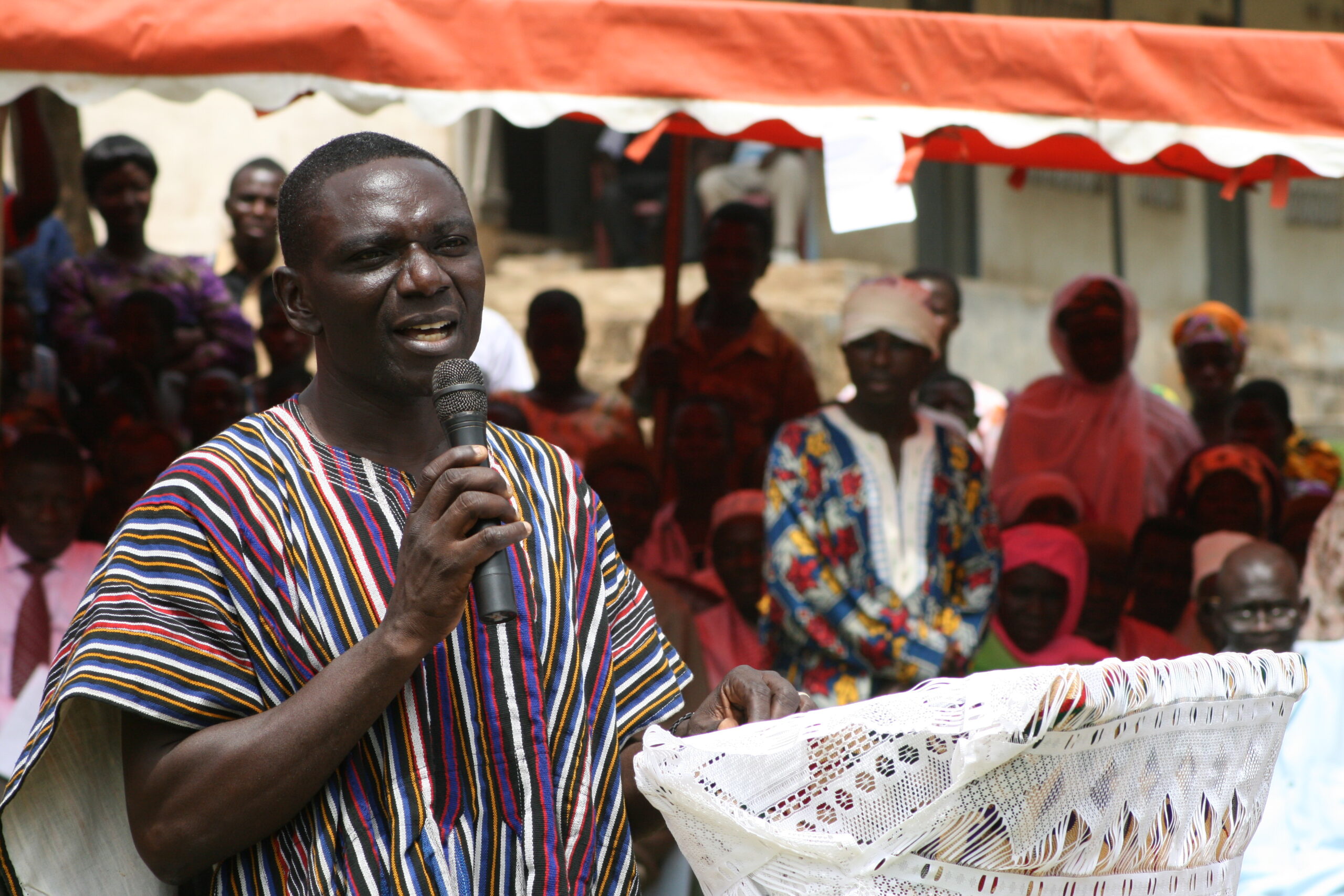 Kwame speaking at Digo New Testament dedication celebration